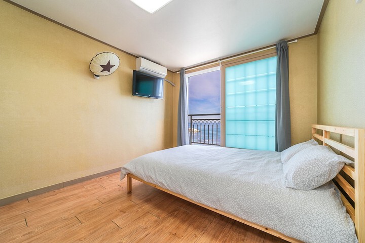 Room 7 of 63