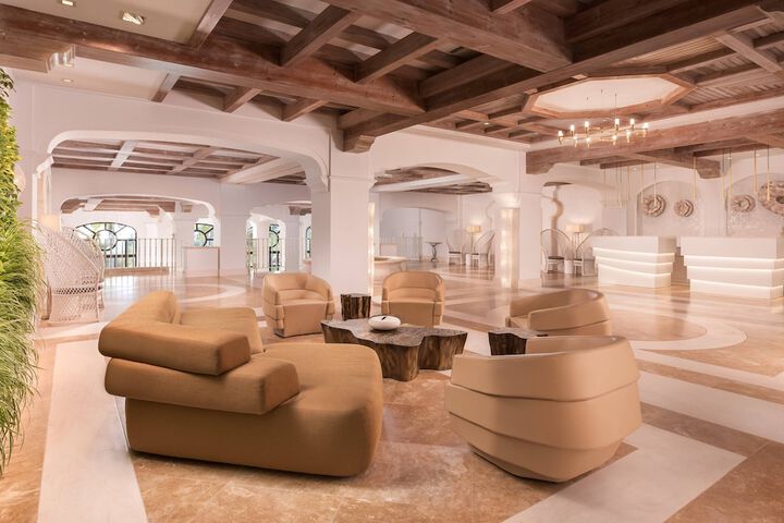 Guest Lobby