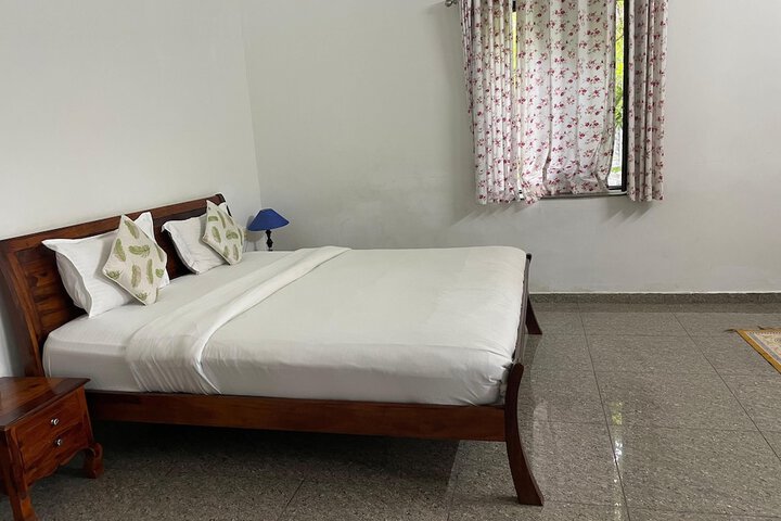 Room 9 of 25
