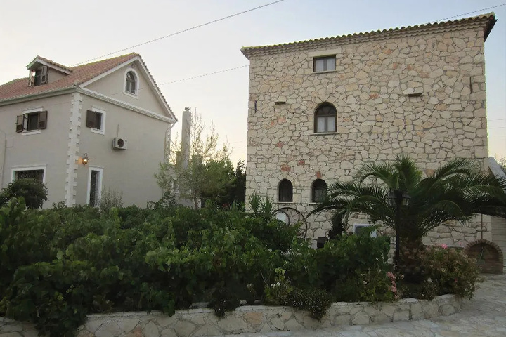 Alomata