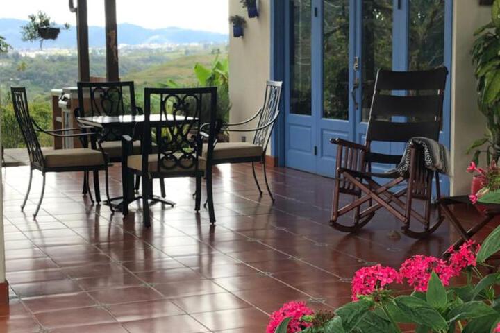 Casa Bartzis Close to Orosi and Tapanti National Park