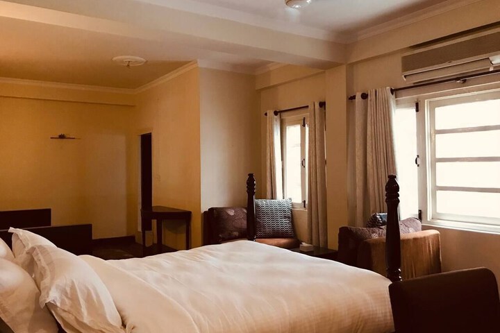 Room 45 of 130