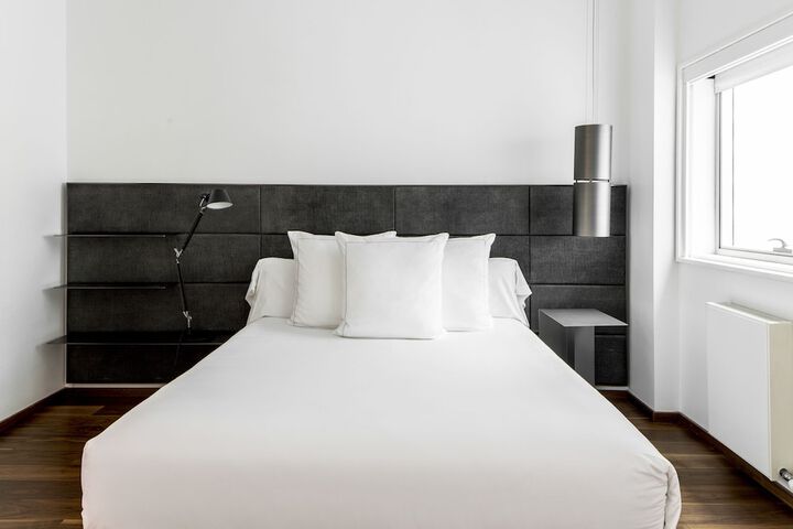 Room 7 of 44