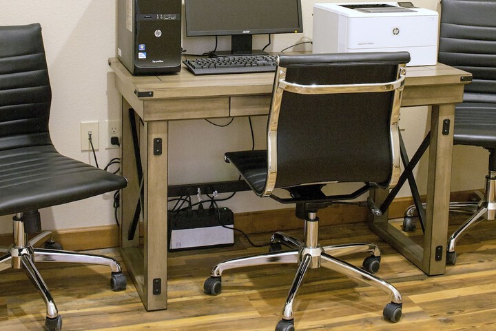 Business Center 82 of 89