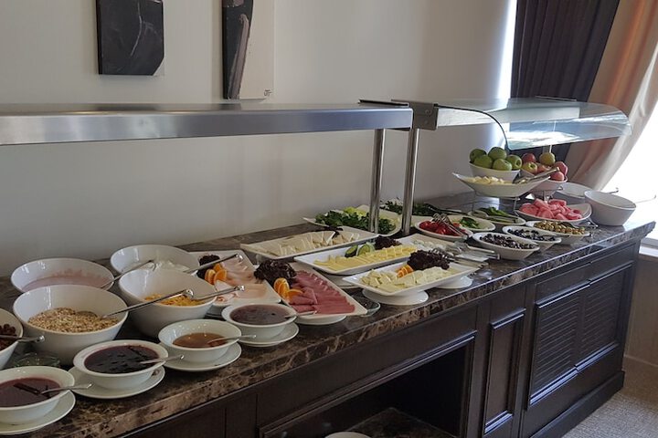 Dining 11 of 21