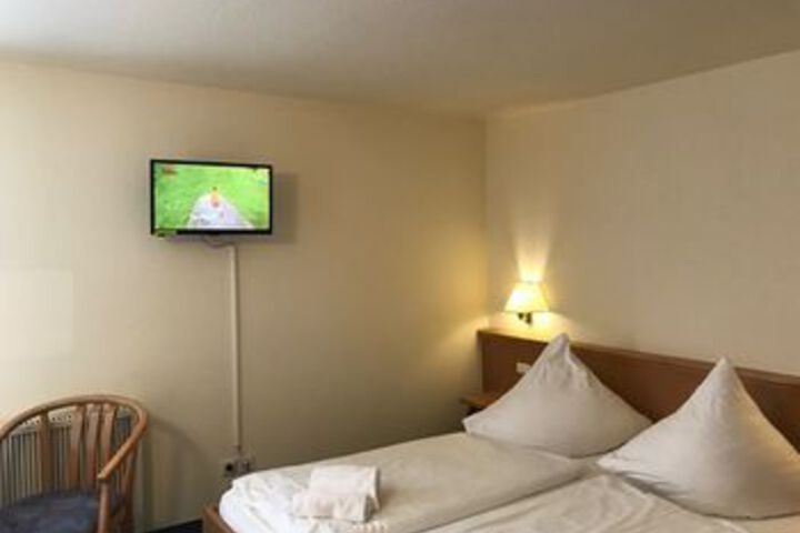 Room 19 of 46