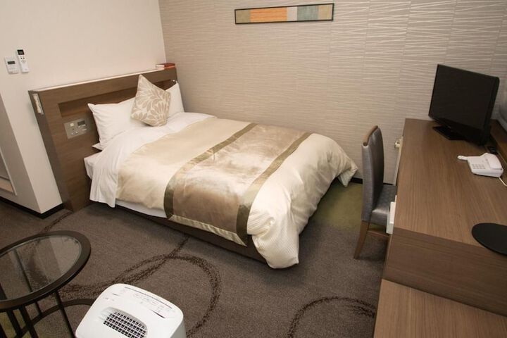 Room 4 of 52