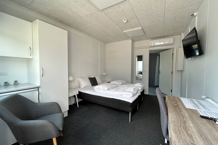 Room 12 of 36