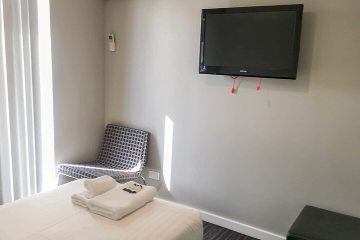 Room 3 of 40