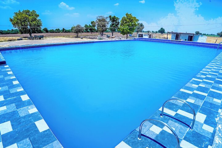 Pool 12 of 43