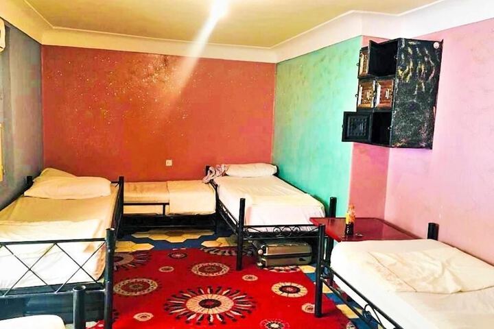 Room 8 of 38