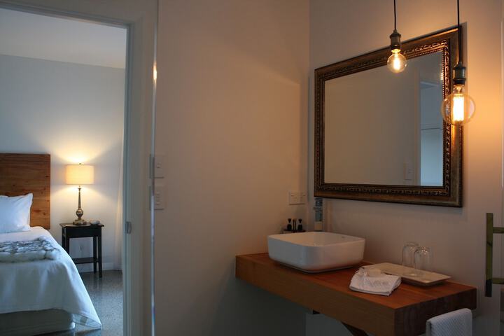 Room 182 of 204