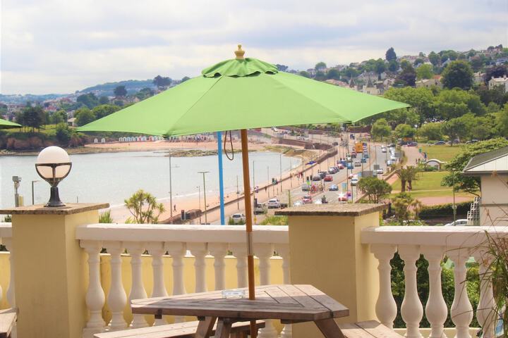 Sundeck 46 of 54