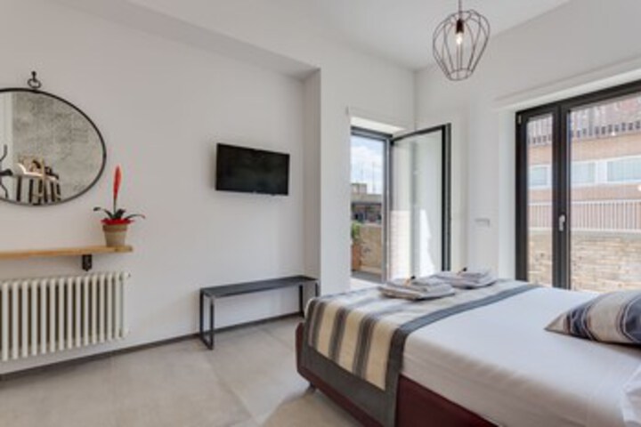 Room 46 of 270