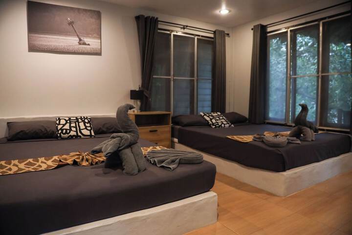 Room 28 of 96