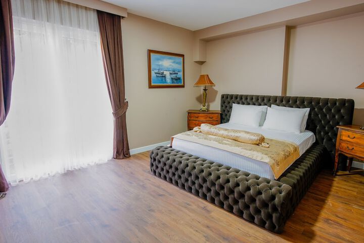 Room 4 of 36