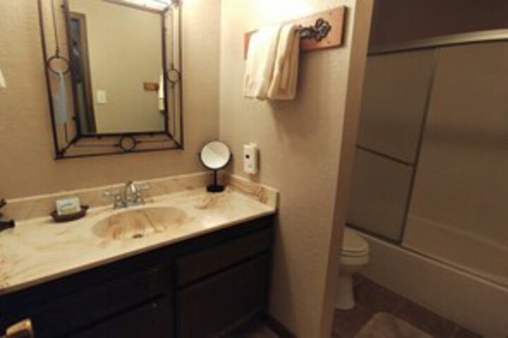 Room 5 of 16