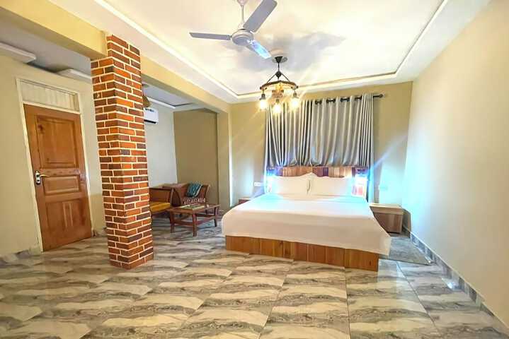 Room 4 of 31