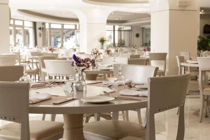 Dining 246 of 340