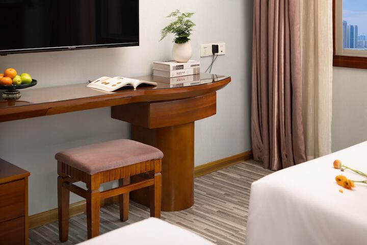 Room 12 of 24