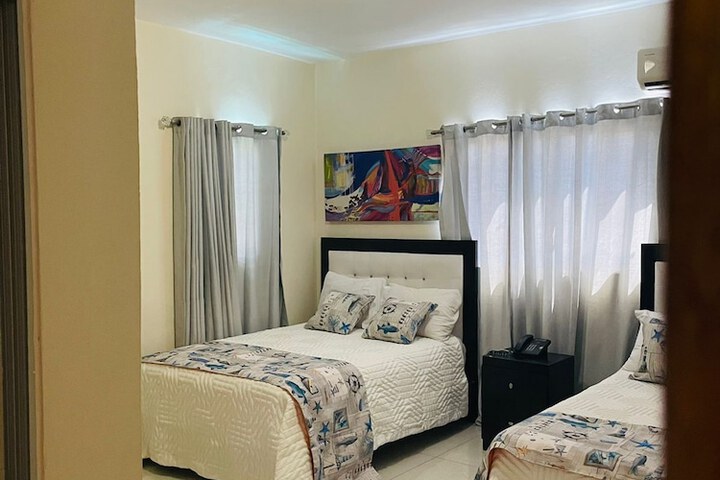 Room 9 of 35
