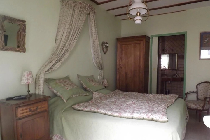 Room 3 of 13
