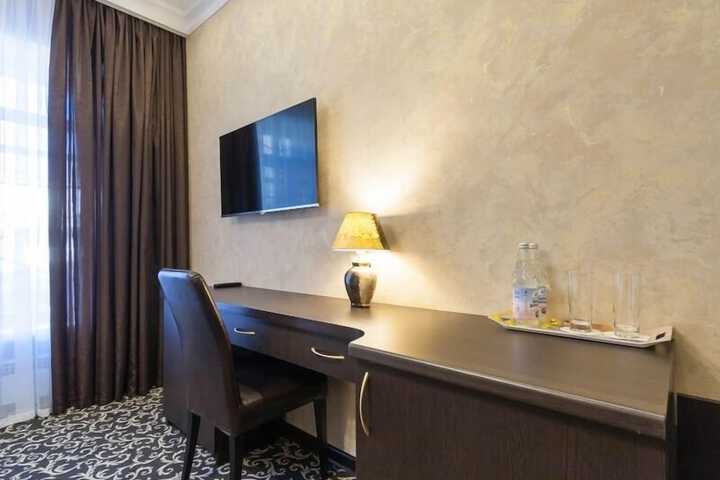 Room 75 of 143