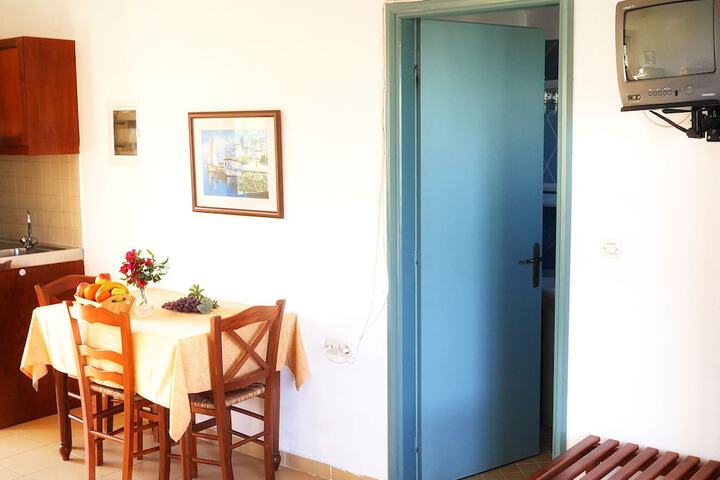 Room 16 of 142