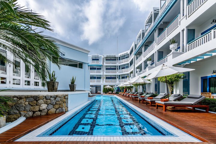 Pools & Facilities