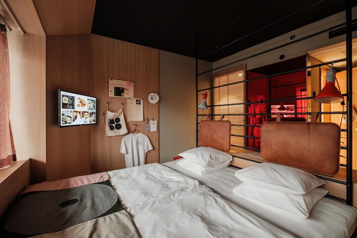 Room 32 of 116