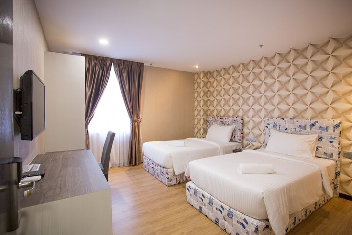 Room 25 of 49