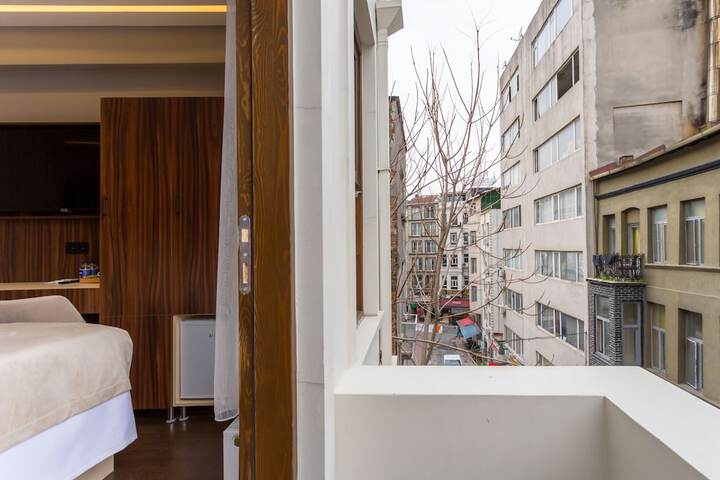 Room 21 of 45