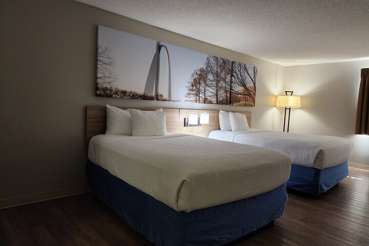 2 Queen Beds Accessible (6 of 10)