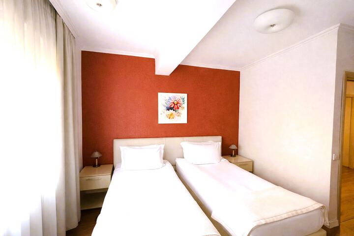 Room 16 of 85