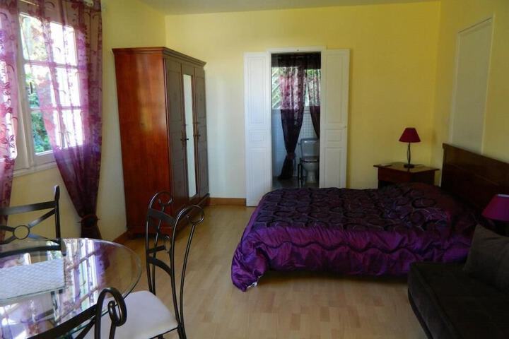 Room 9 of 43