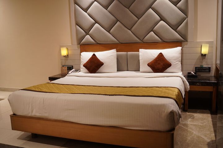 Room 33 of 67