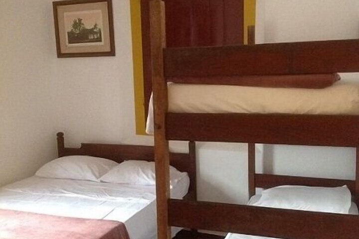 Room 13 of 32