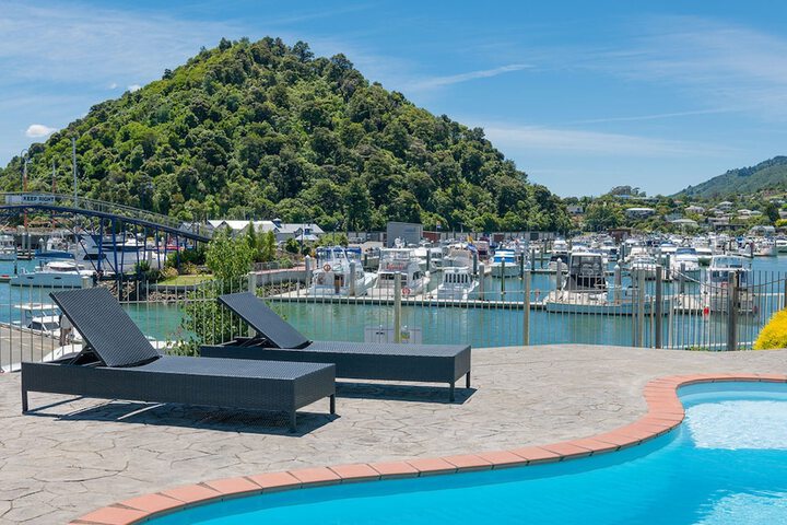 Pool Hotel