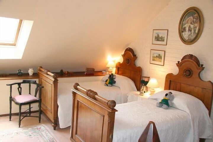 Room 8 of 18
