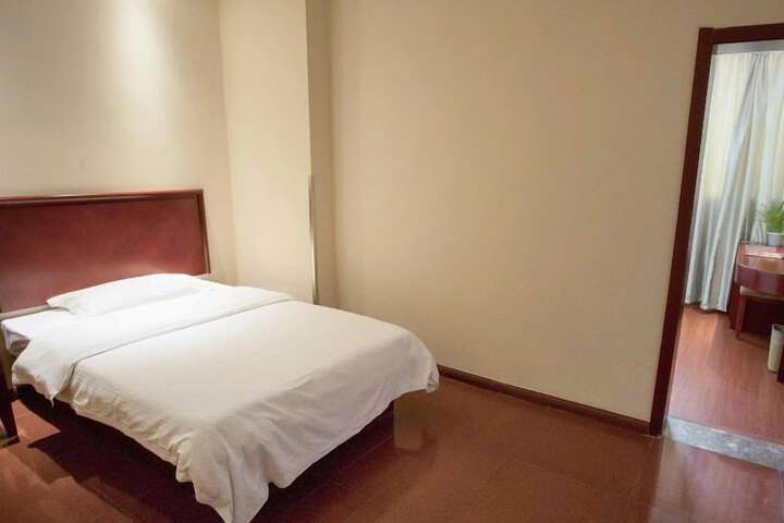 Room 5 of 21