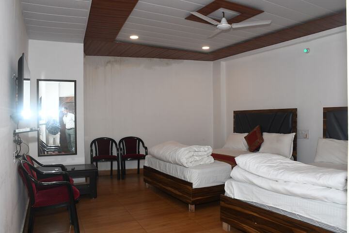 Room 44 of 78