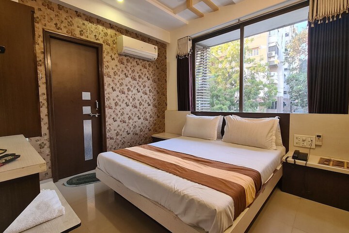 Room 14 of 19