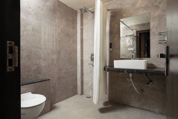 Room 15 of 26