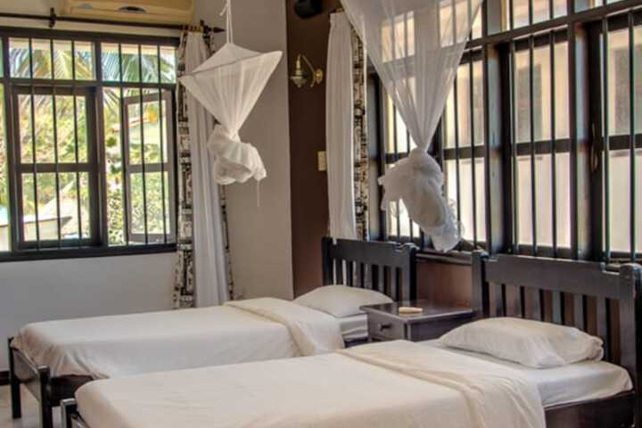 Room 8 of 43