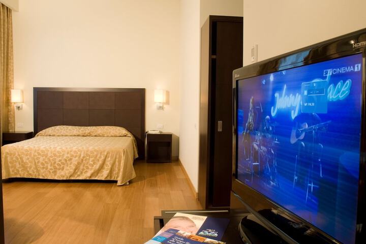 Room 8 of 37