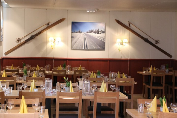 Dining 102 of 127