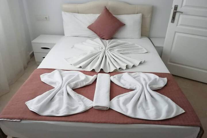 Room 6 of 24
