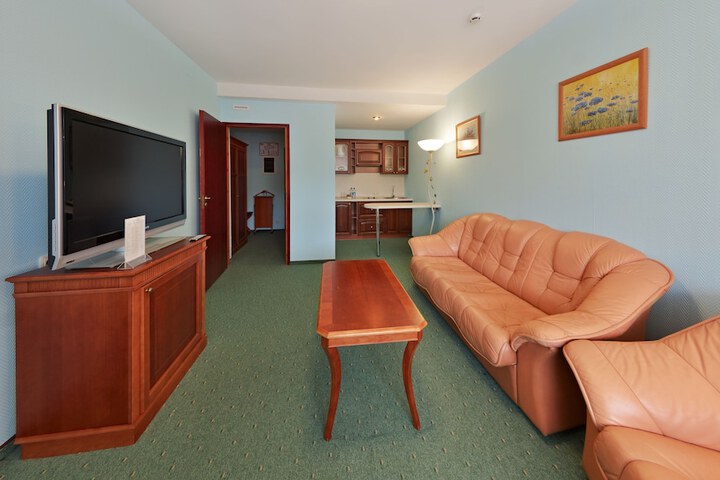 Room 10 of 30