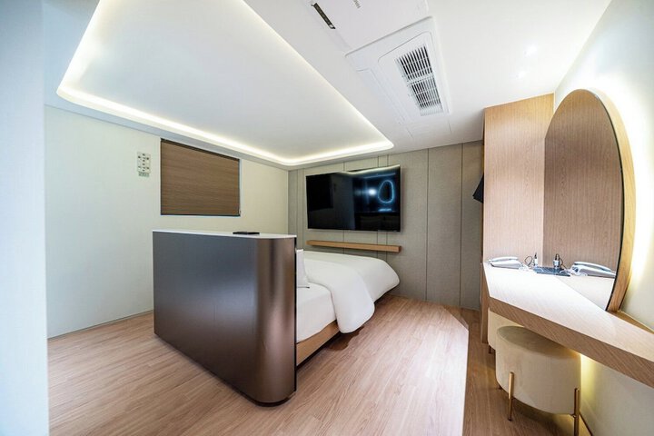 Room 10 of 56