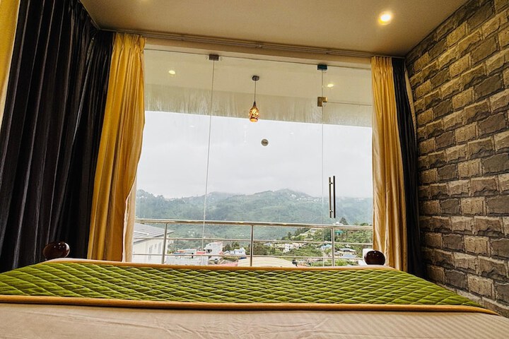 Room 4 of 38